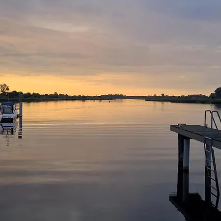 Noce Na Wisle - Tylko 15 Min Od Gdanska Lägenhet *